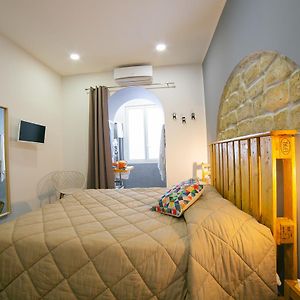 Camera standard con letto king size